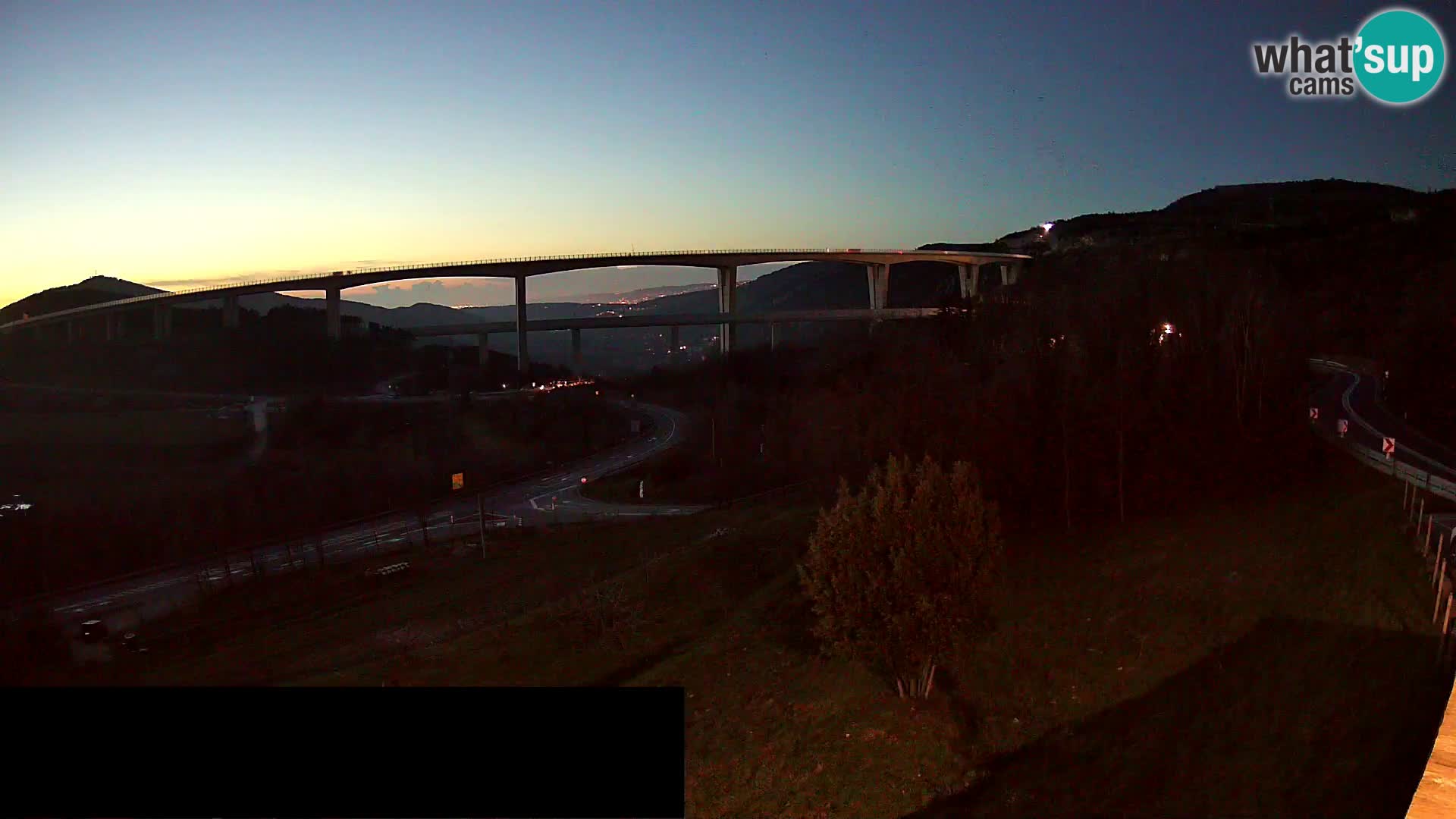 Live cam Črni Kal Viaduc – Viki Burger