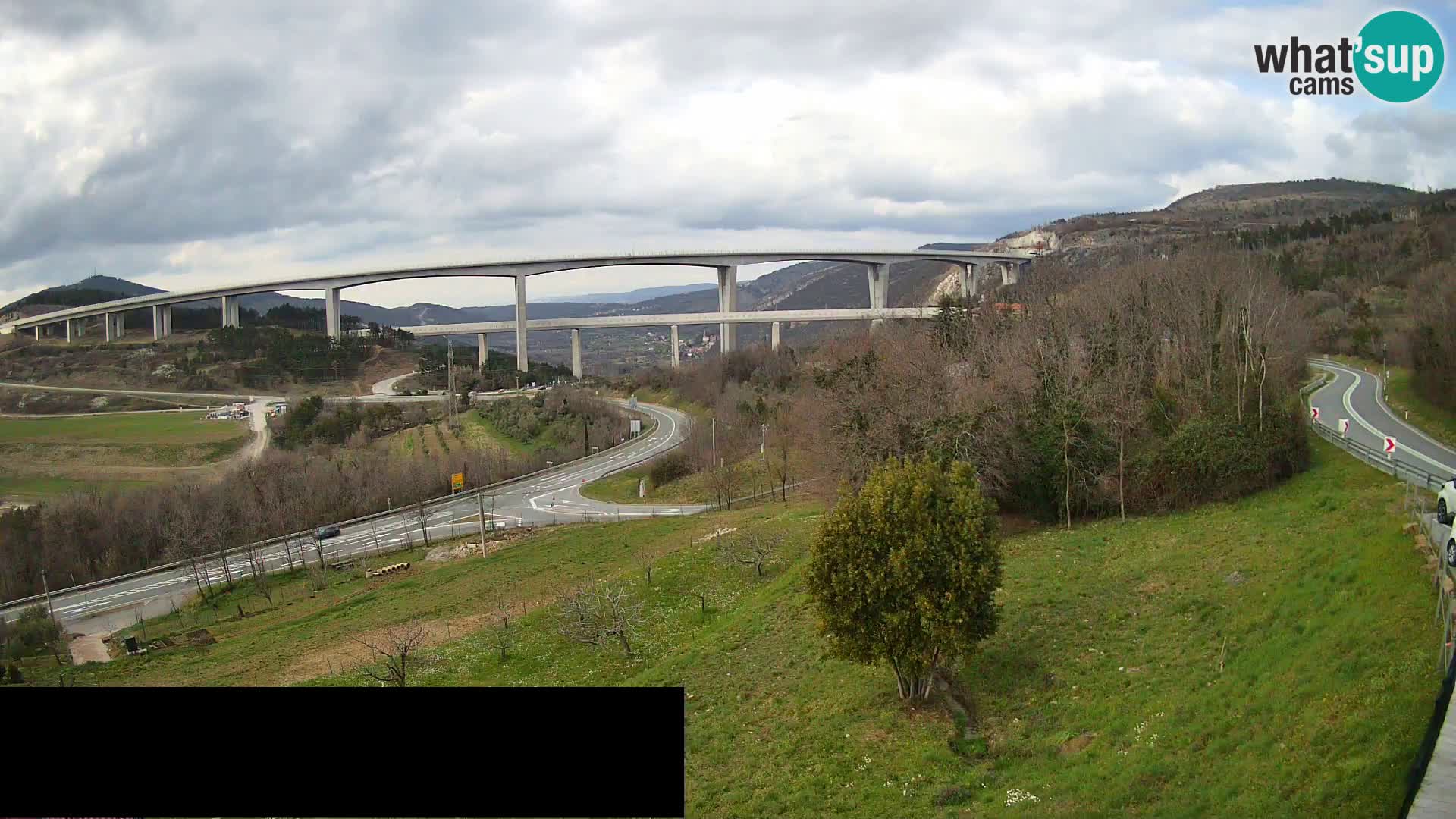 Kamera v živo Črni Kal Viadukt – pogled z Viki Burgerja