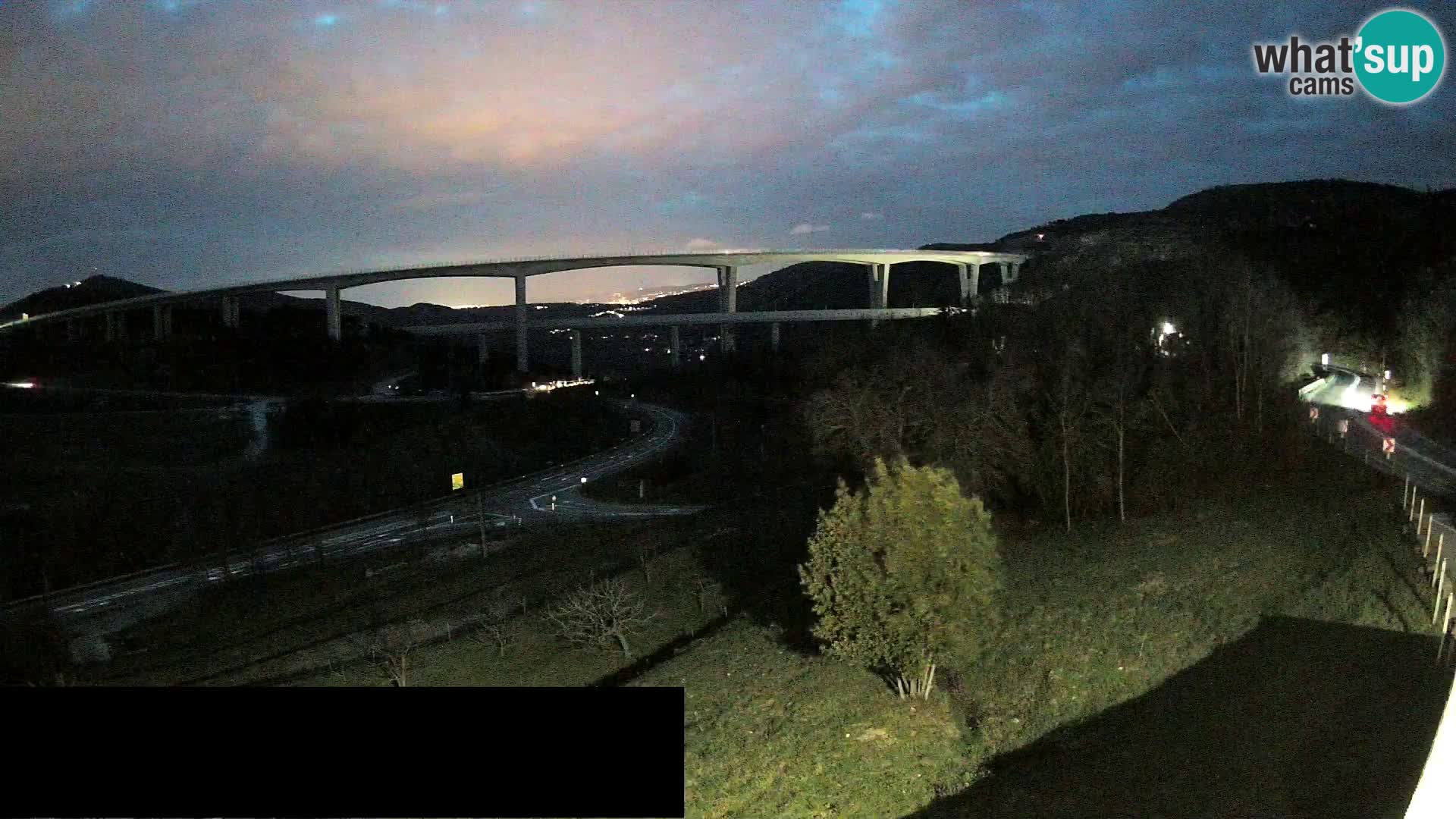 Live cam Črni Kal Viaduc – Viki Burger