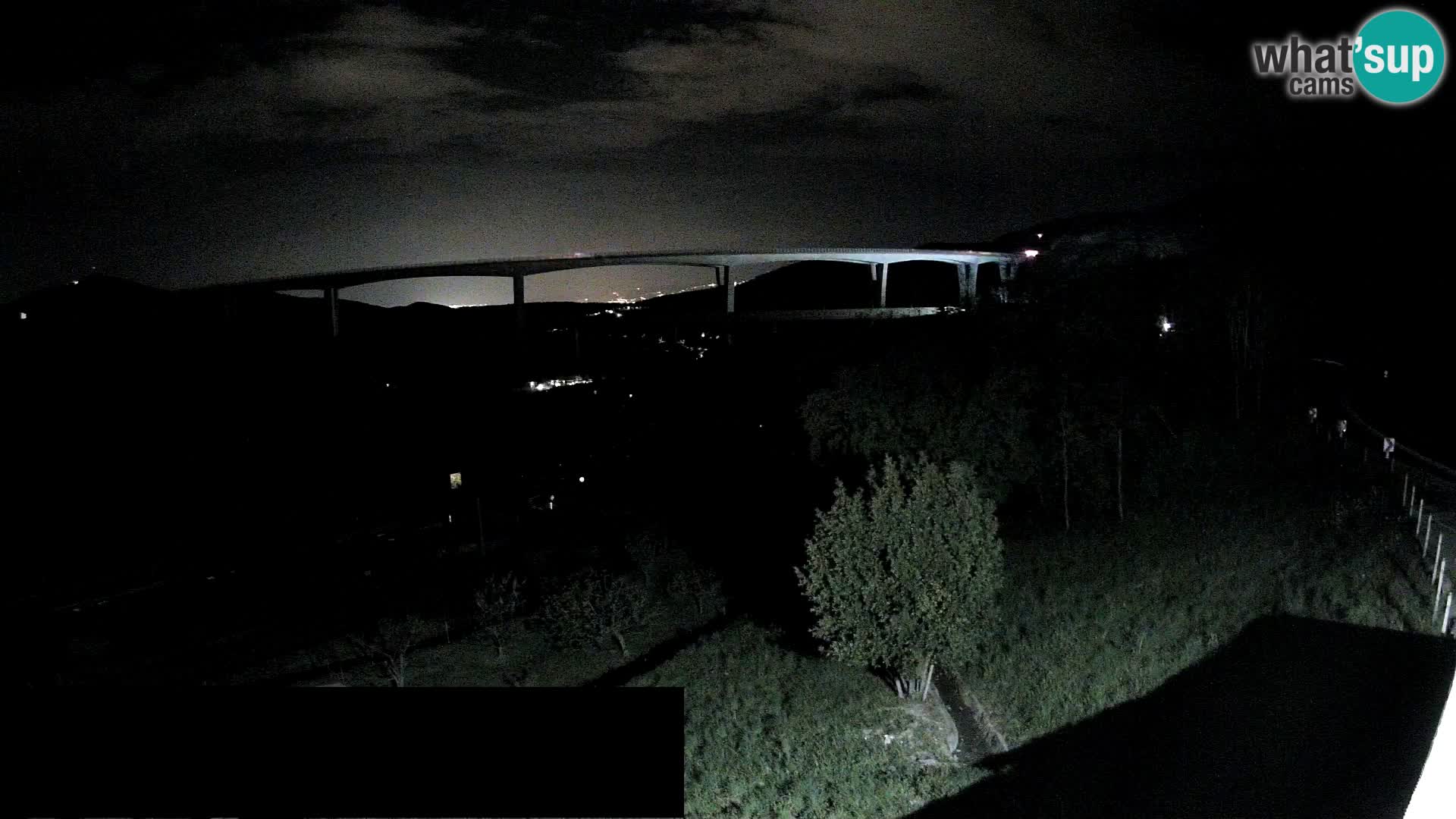 Webcam Črni Kal Viaduct – view from Viki Burger