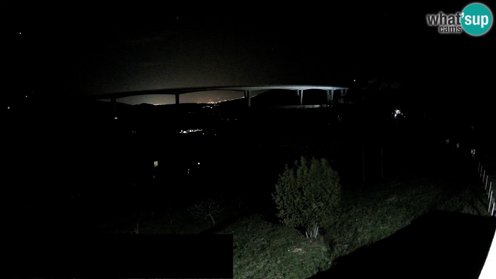 Webcam Črni Kal Viaduct – view from Viki Burger
