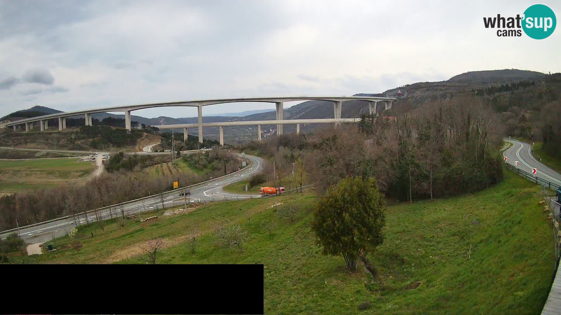 Webcam Črni Kal Viaduct – view from Viki Burger