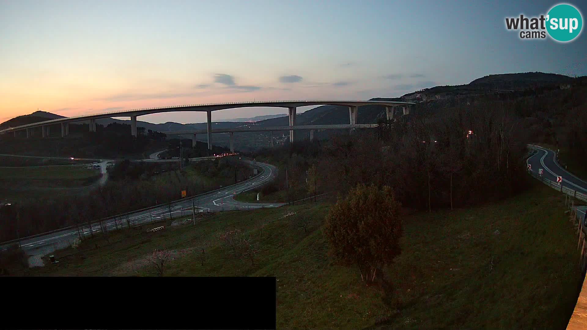 Live cam Črni Kal Viaduc – Viki Burger