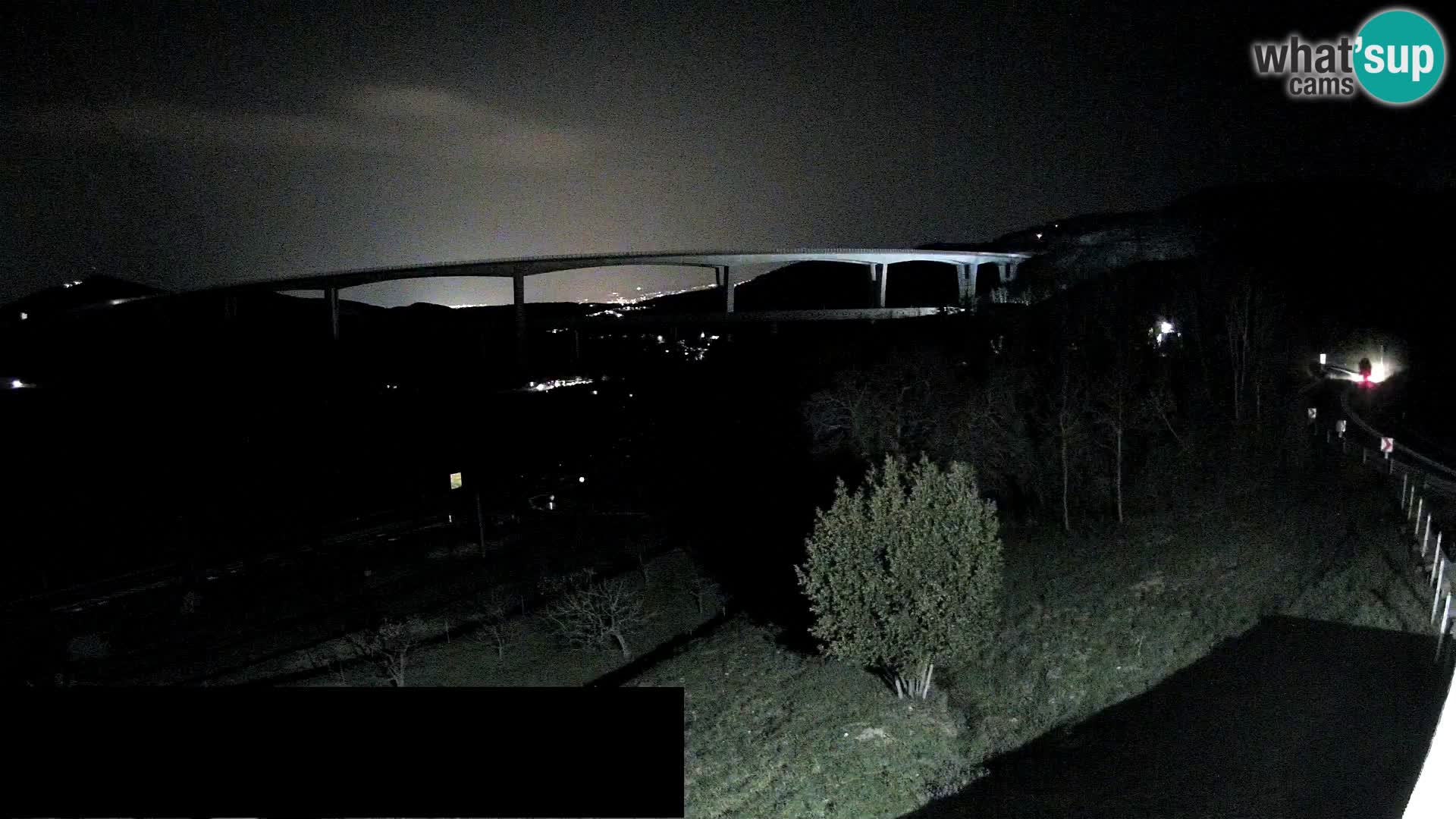 Webcam Črni Kal Viaduct – view from Viki Burger