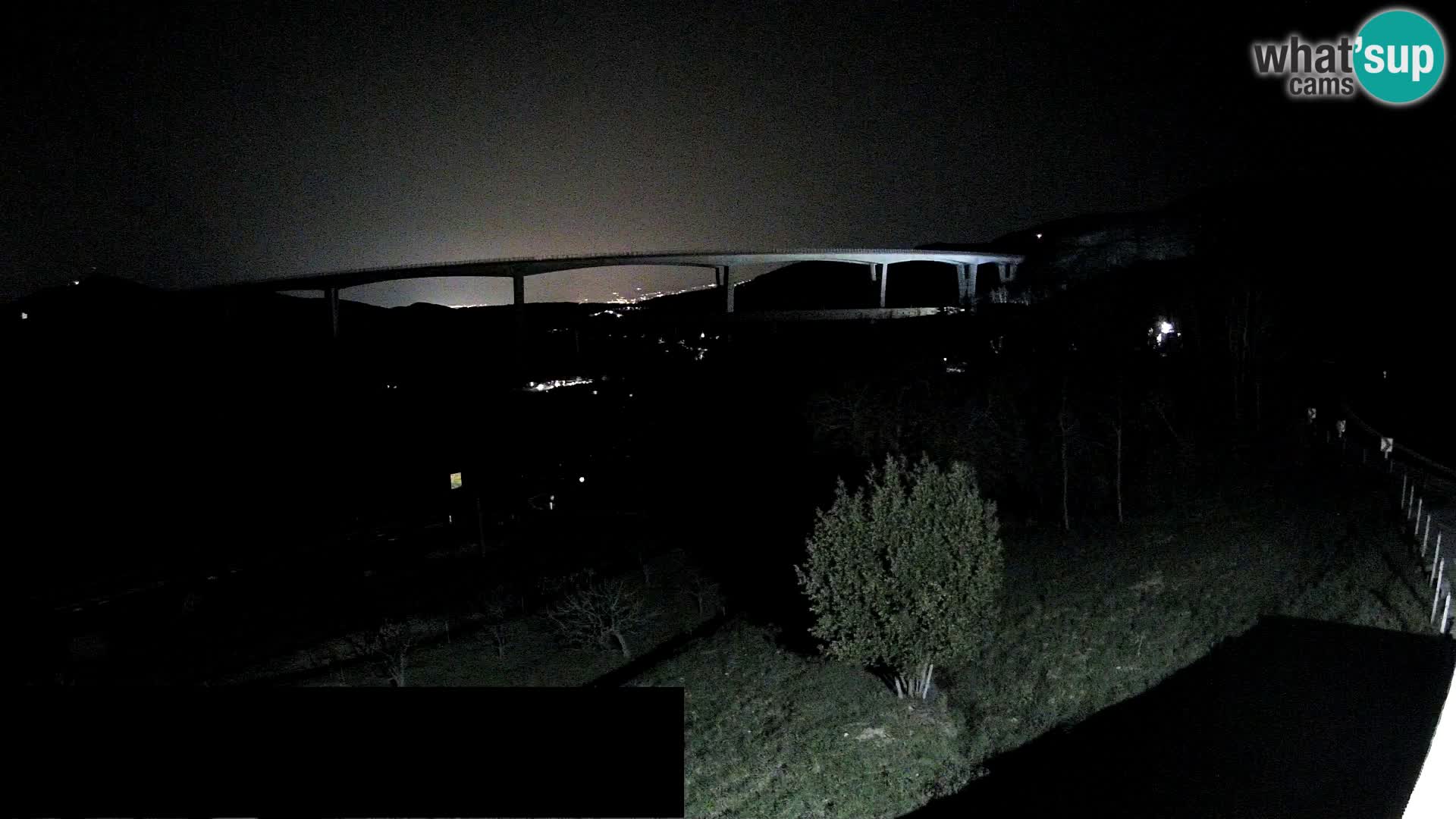 Webcam Črni Kal Viaduct – view from Viki Burger