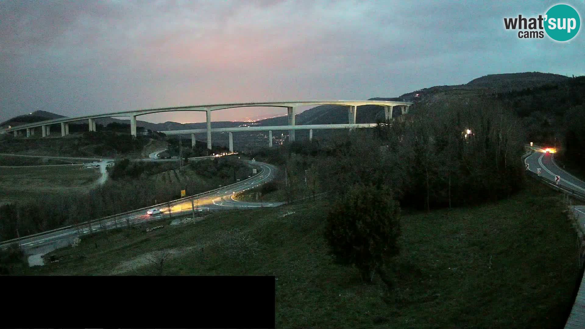 Webcam Črni Kal Viaduct – view from Viki Burger