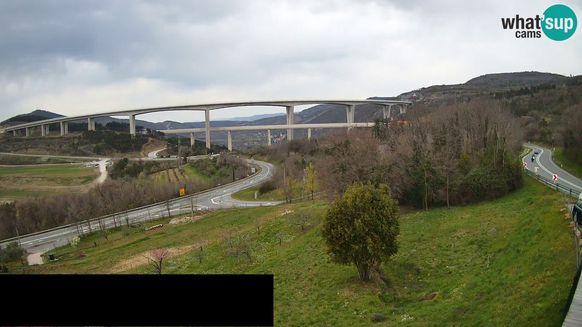 Webcam Črni Kal Viaduct – view from Viki Burger