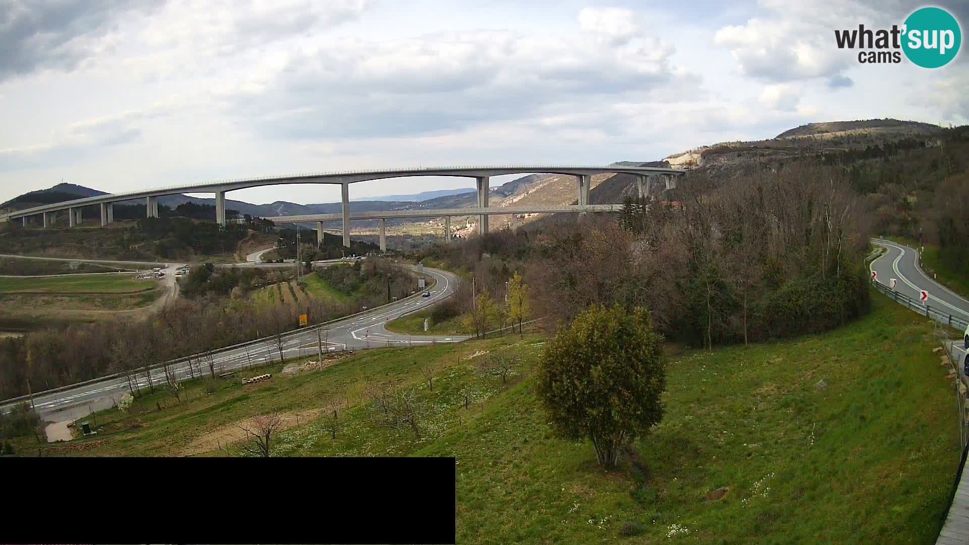 Kamera v živo Črni Kal Viadukt – pogled z Viki Burgerja