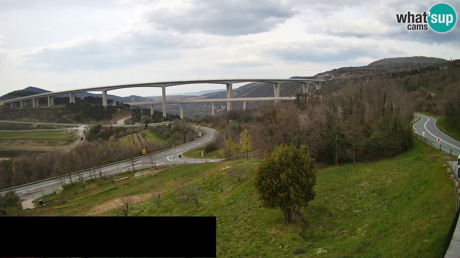 Kamera v živo Črni Kal Viadukt – pogled z Viki Burgerja