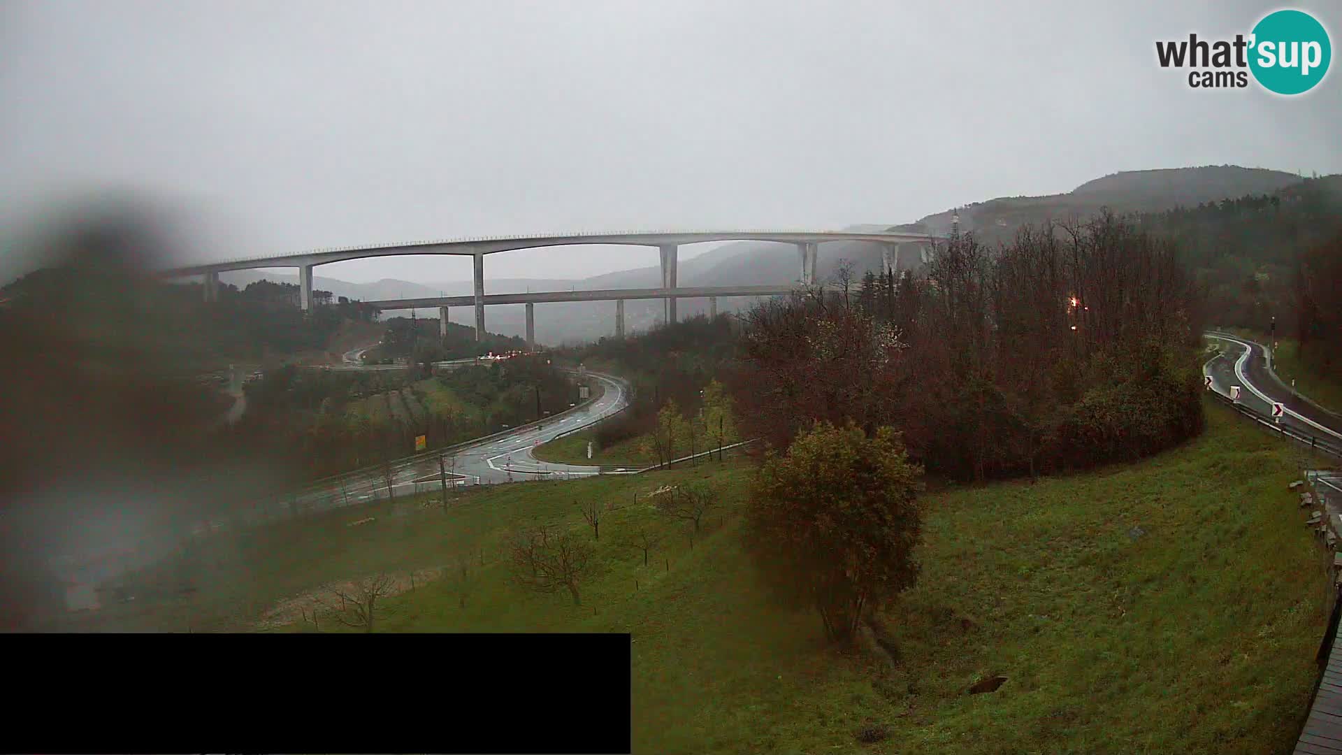 Live cam Črni Kal Viaduc – Viki Burger