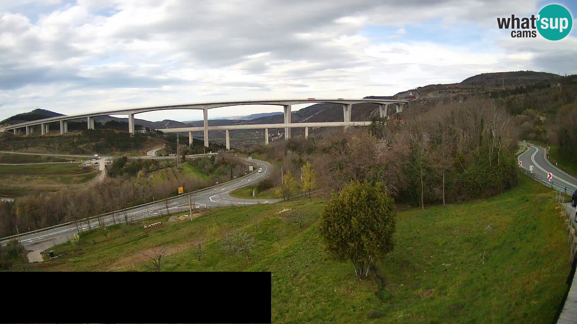 Kamera v živo Črni Kal Viadukt – pogled z Viki Burgerja