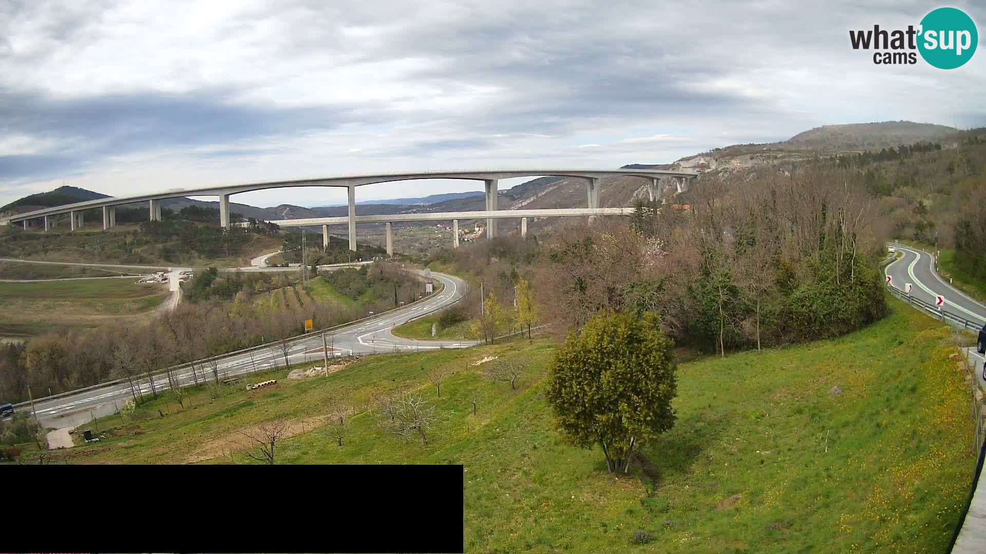 Kamera v živo Črni Kal Viadukt – pogled z Viki Burgerja