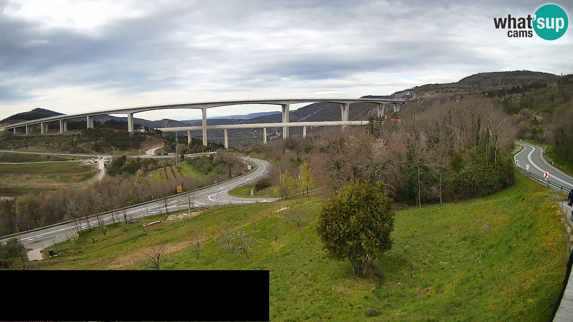 Kamera v živo Črni Kal Viadukt – pogled z Viki Burgerja