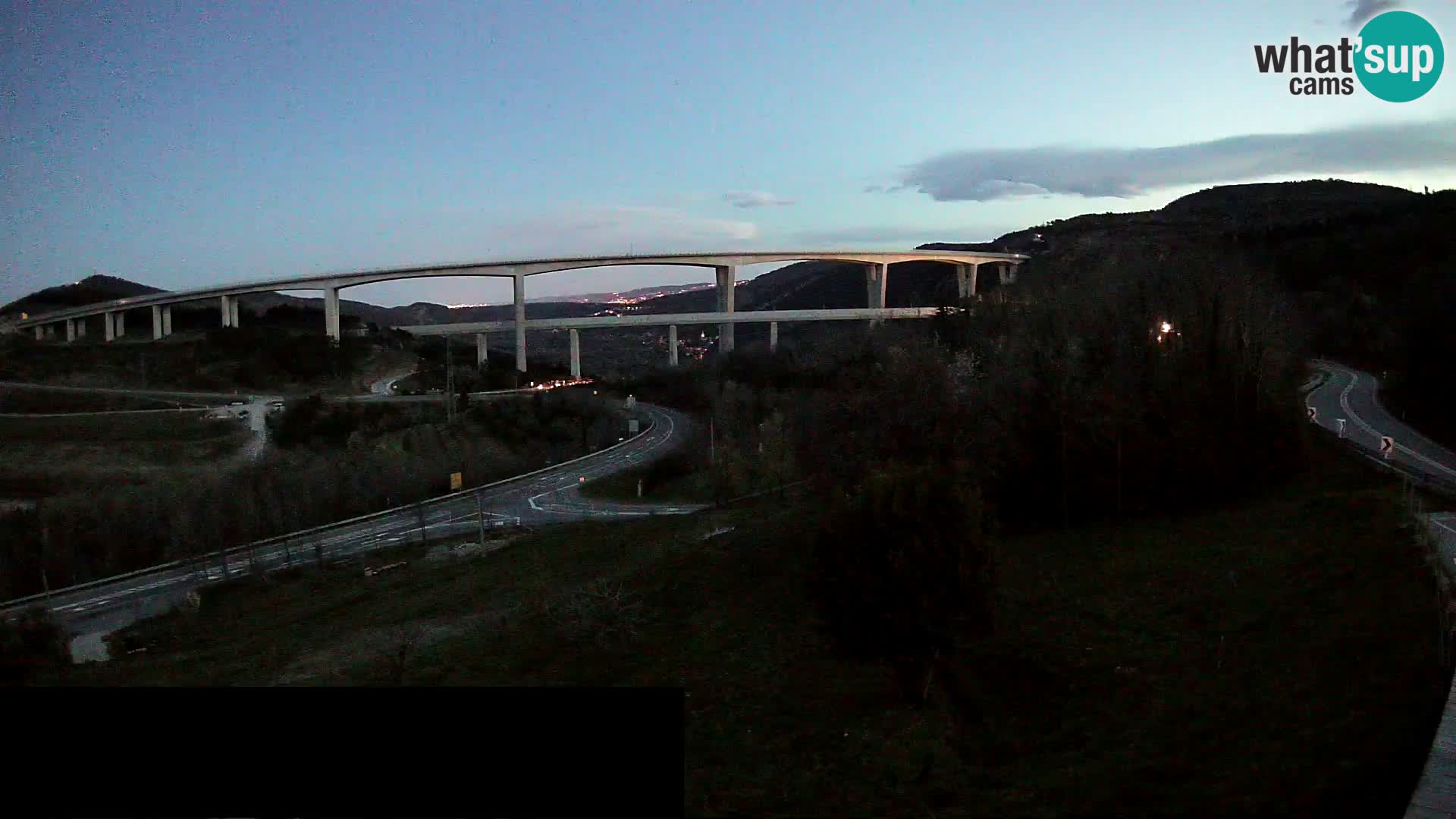 Webcam Črni Kal Viaduct – view from Viki Burger