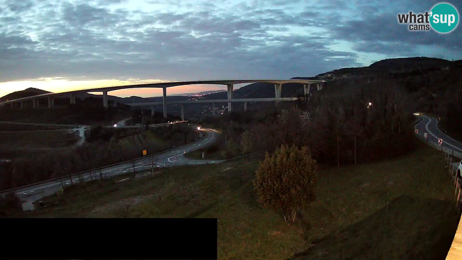 Camera en vivo Črni Kal Viaducto – Viki Burger