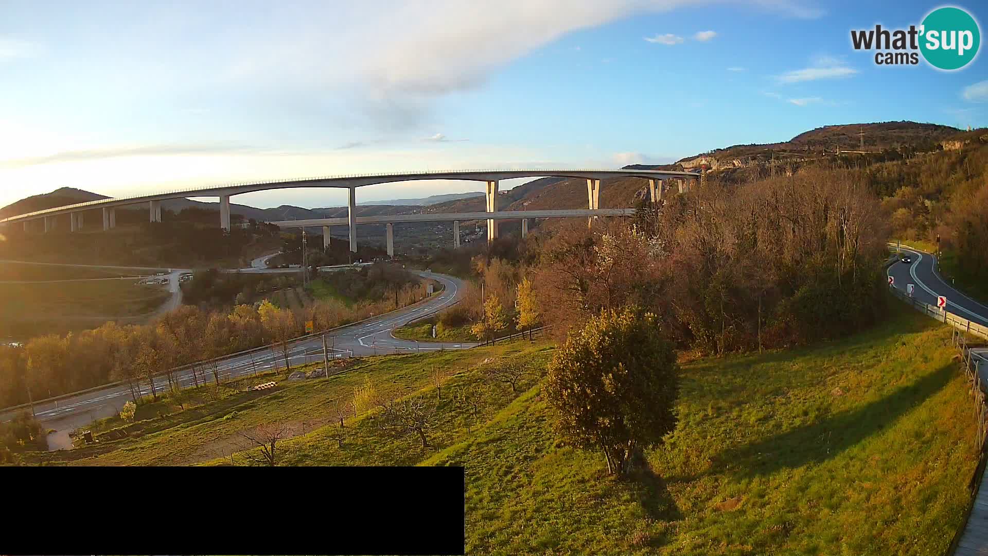 Live cam Črni Kal Viaduc – Viki Burger