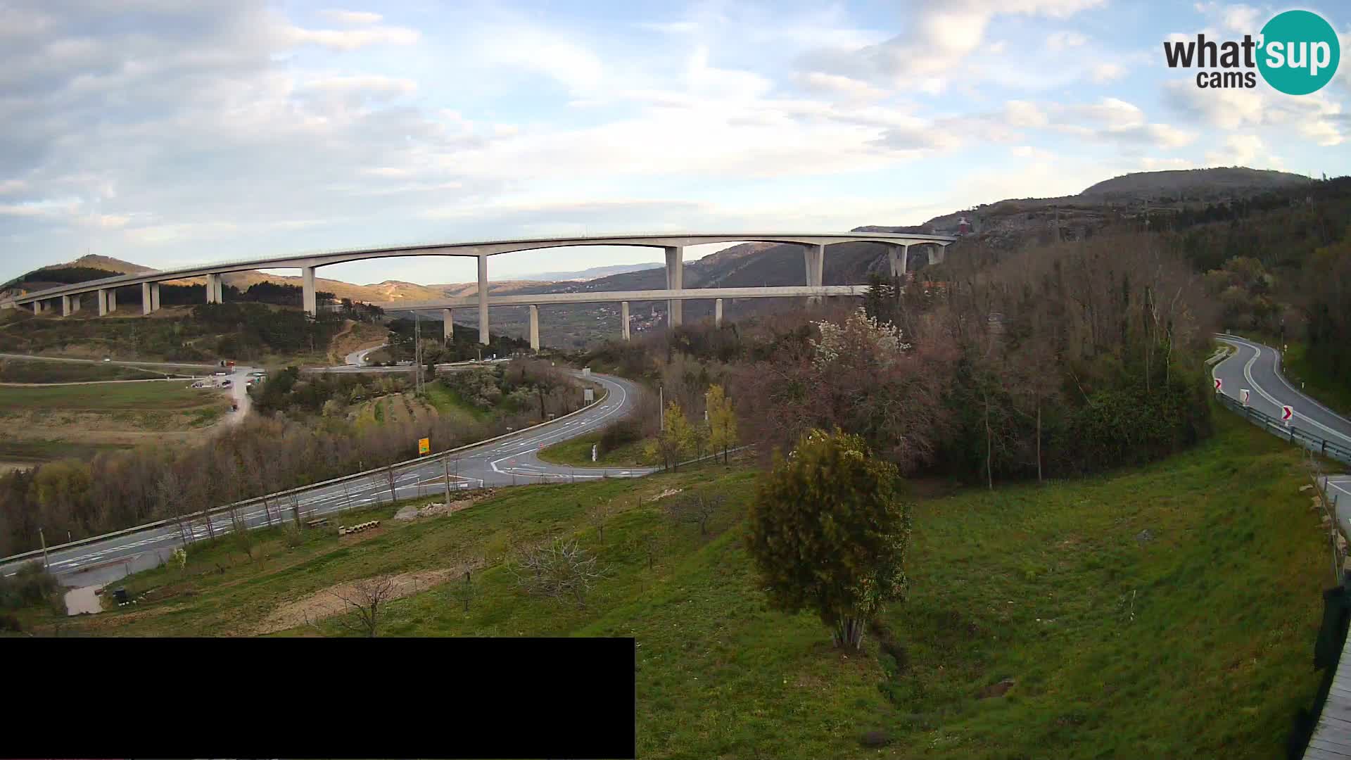 Webcam Črni Kal Viaduct – view from Viki Burger
