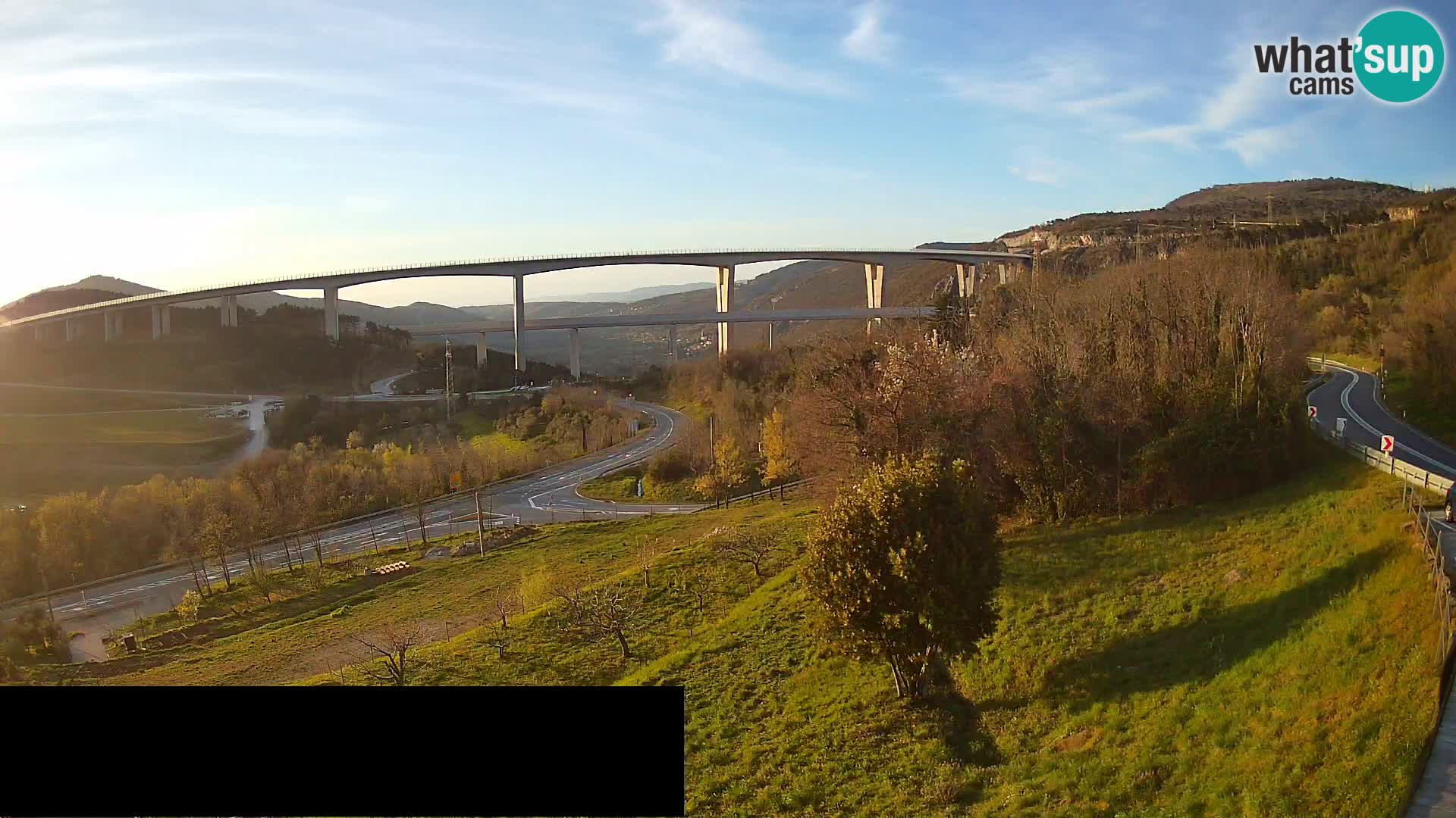 Live cam Črni Kal Viaduc – Viki Burger