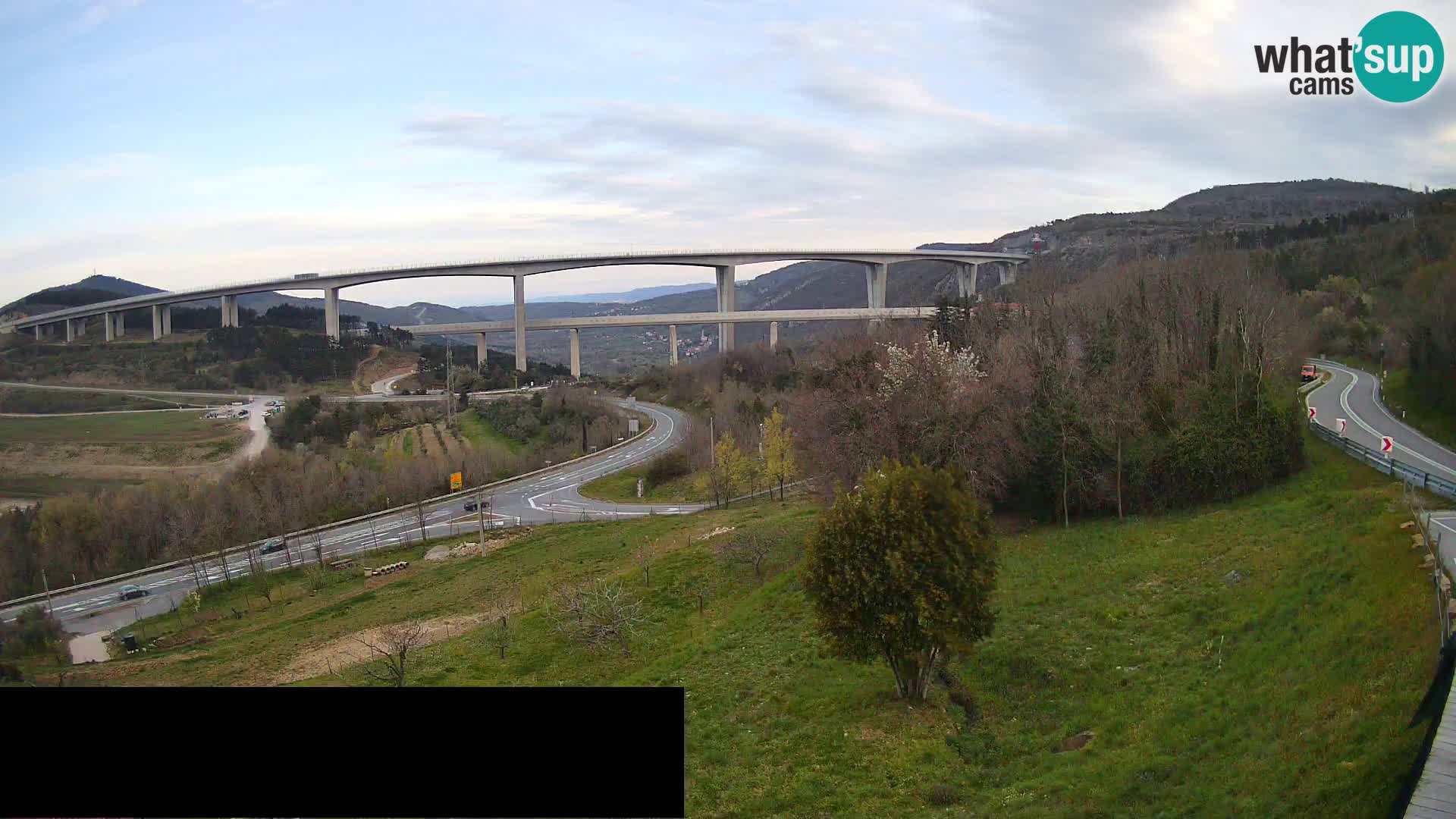 Webcam Črni Kal Viaduct – view from Viki Burger