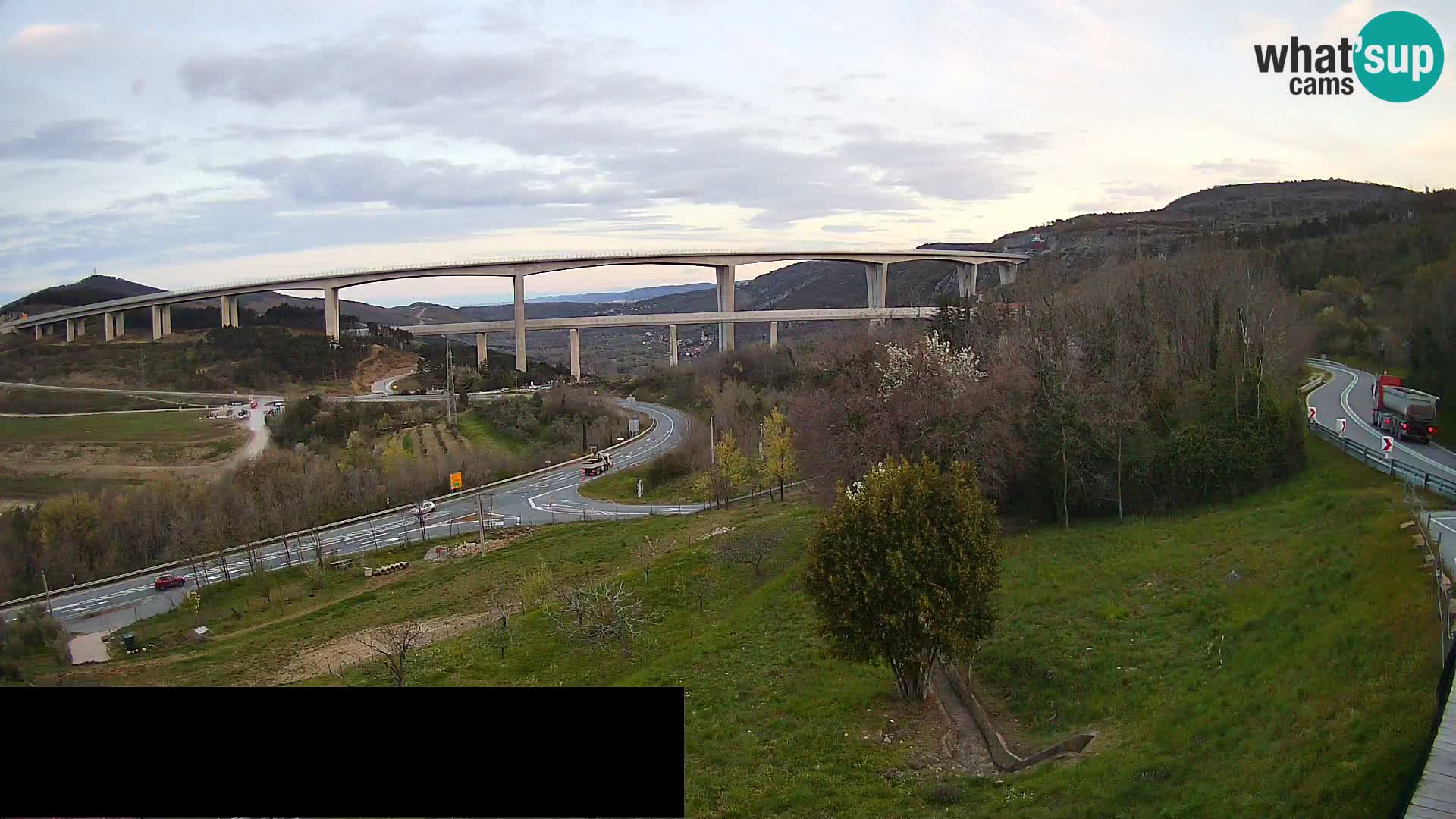 Webcam Črni Kal Viadukt – Viki Burger