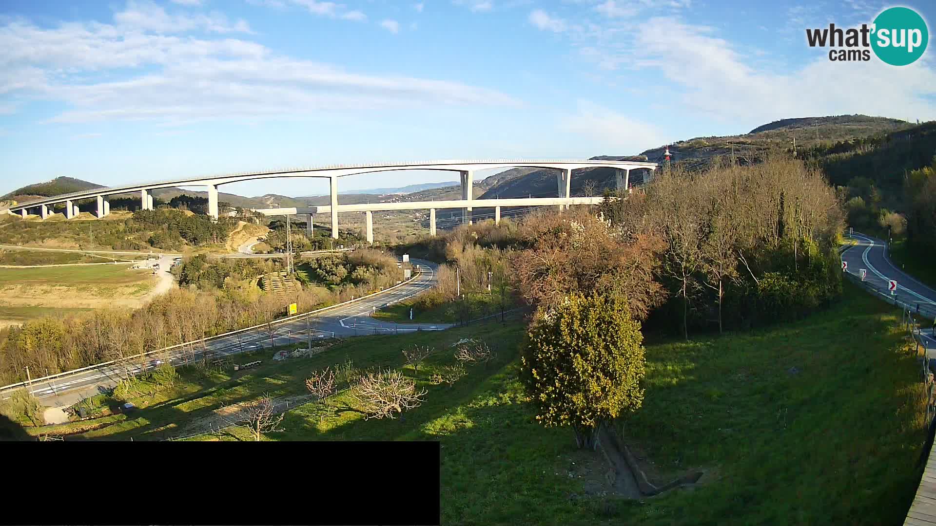 Kamera v živo Črni Kal Viadukt – pogled z Viki Burgerja