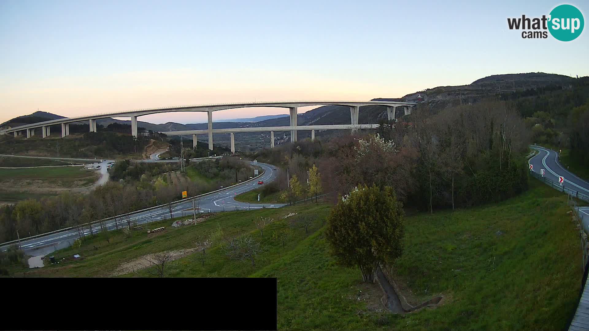 Live cam Črni Kal Viaduc – Viki Burger