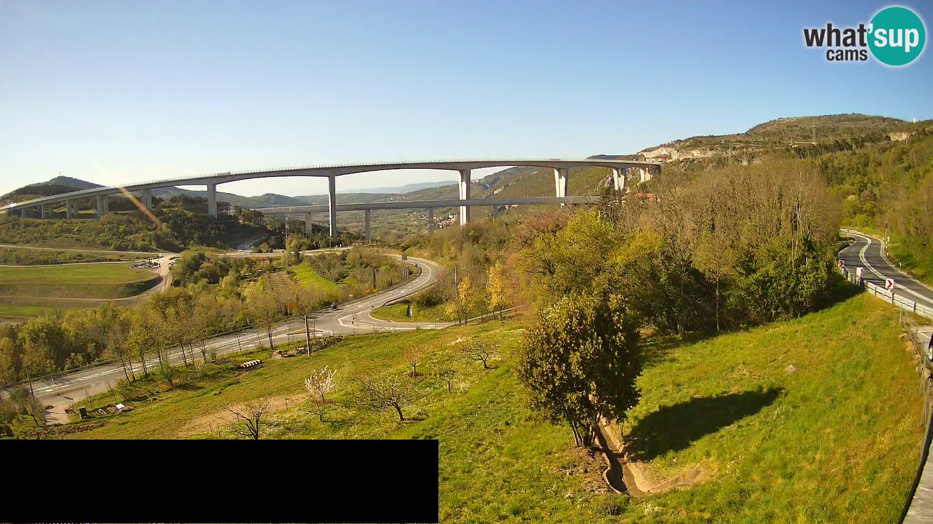 Webcam Črni Kal Viaduct – view from Viki Burger