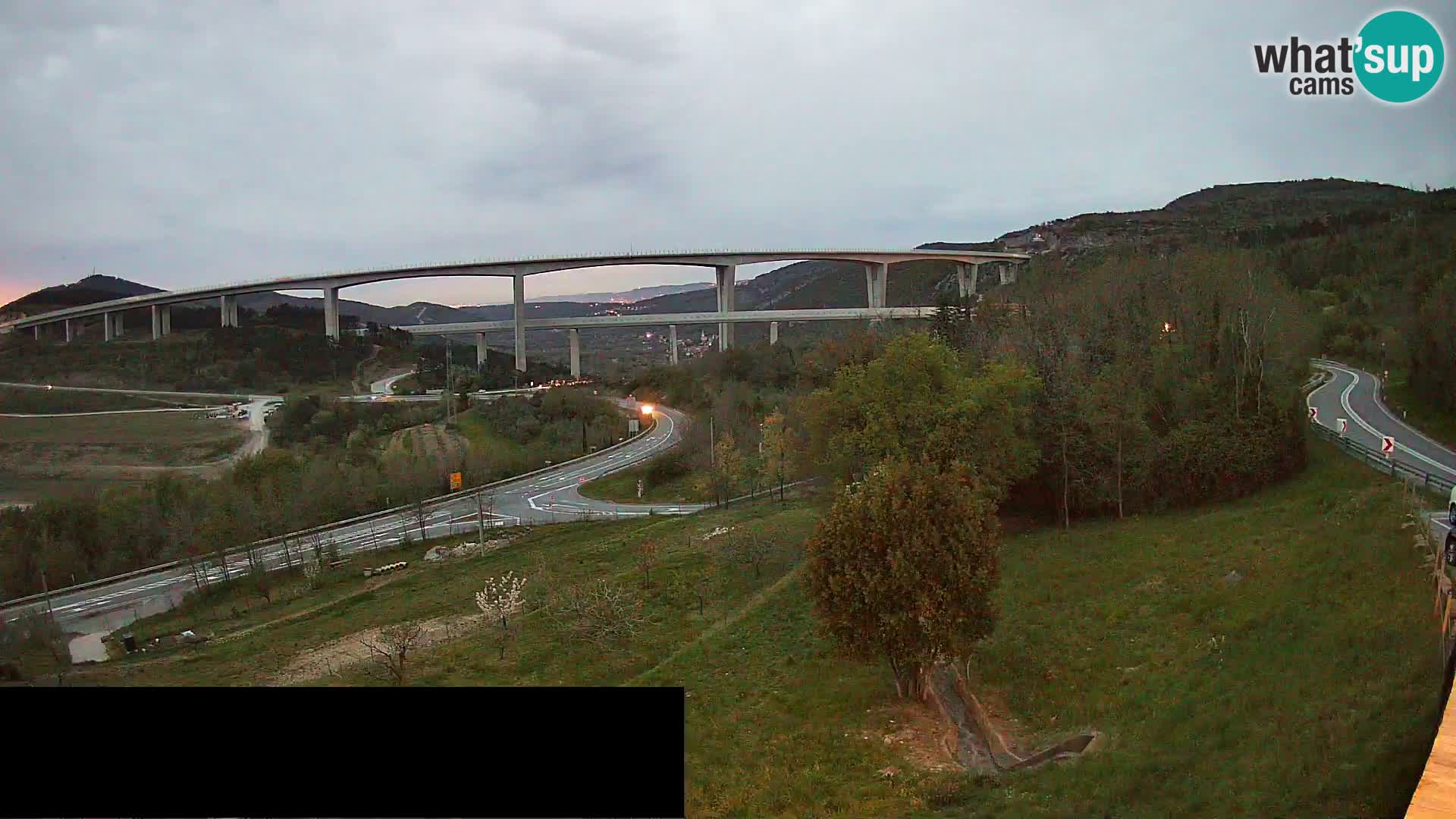 Livecam  Črni Kal Viadotto – panorama dal Viki Burger