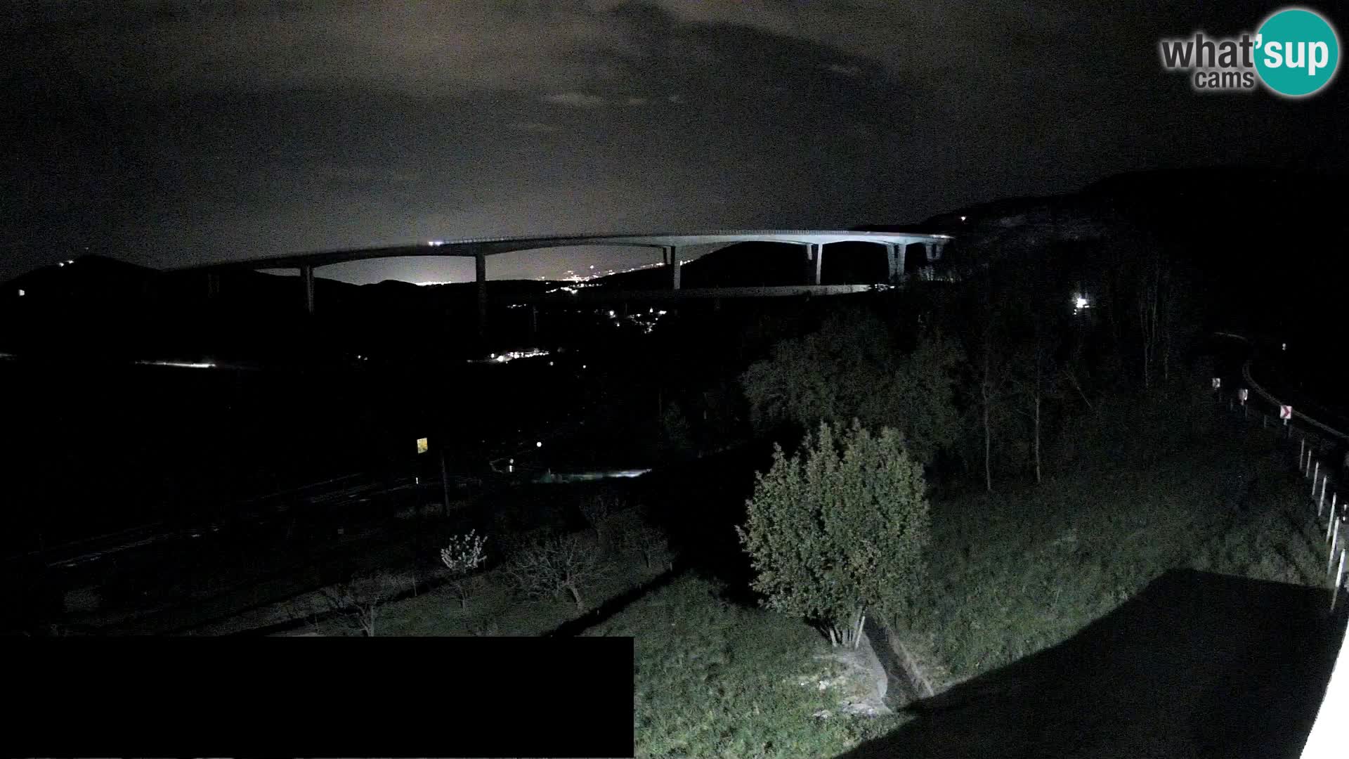 Webcam Črni Kal Viaduct – view from Viki Burger