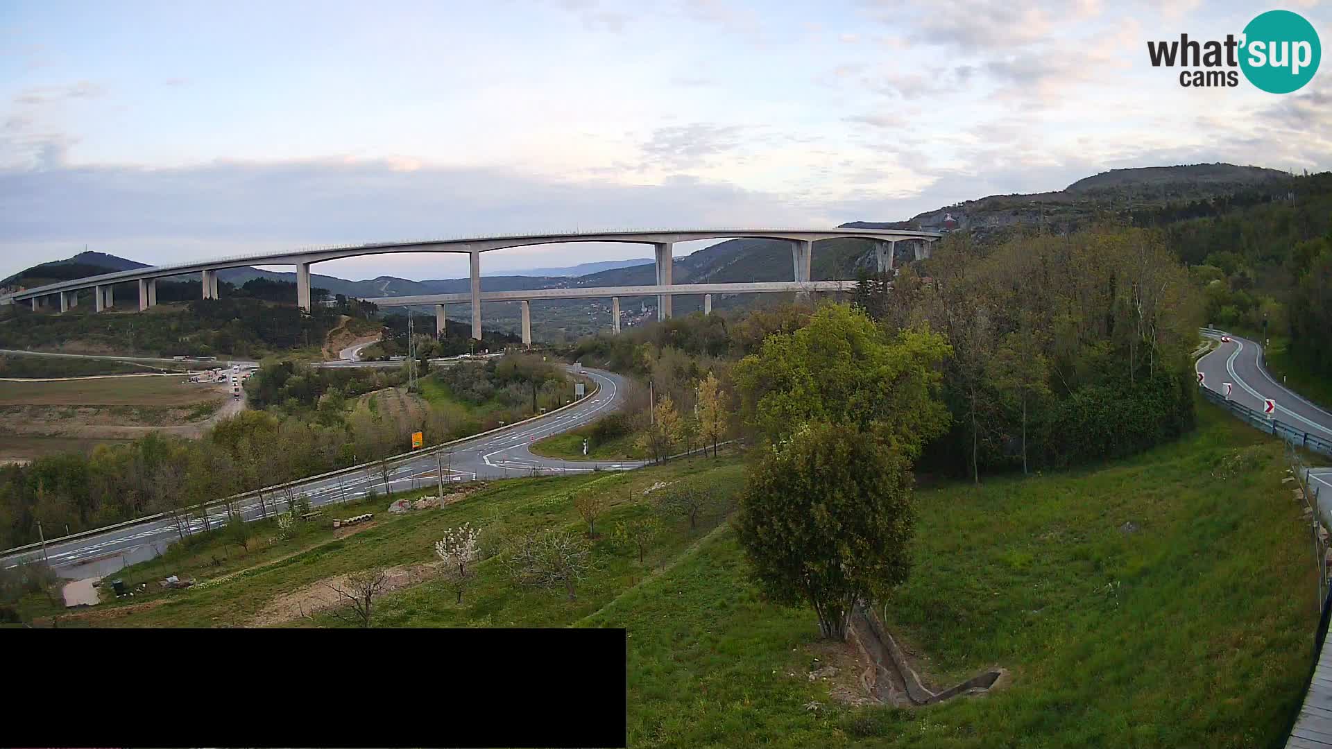 Live cam Črni Kal Viaduc – Viki Burger