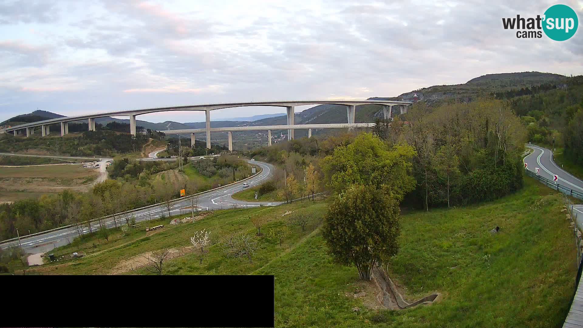Camera en vivo Črni Kal Viaducto – Viki Burger