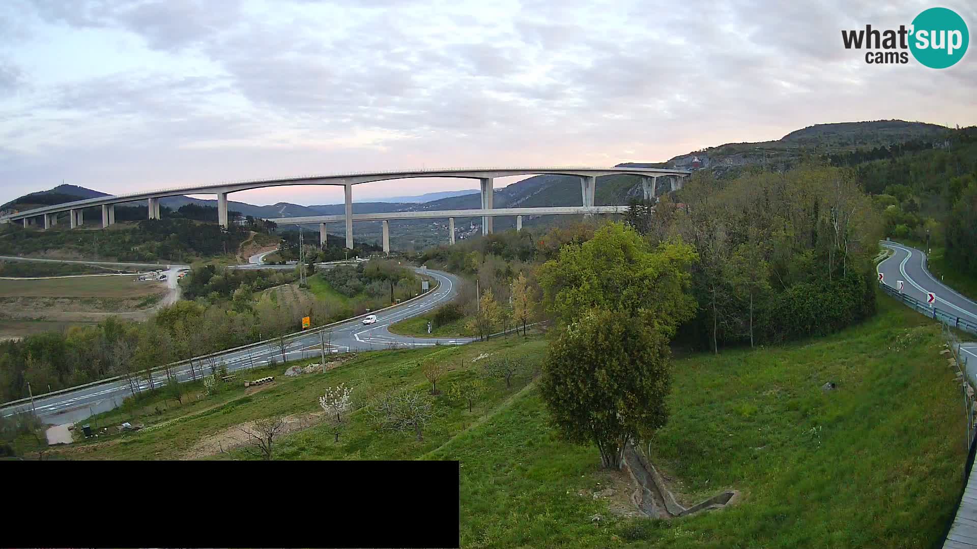 Live cam Črni Kal Viaduc – Viki Burger