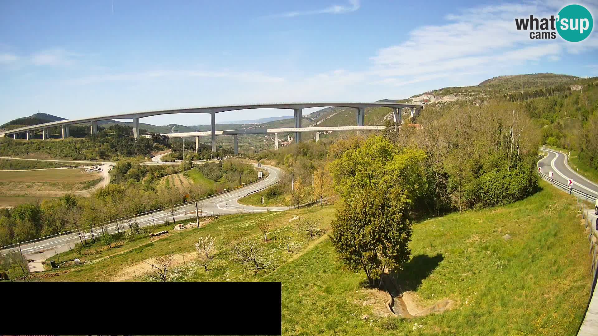 Kamera v živo Črni Kal Viadukt – pogled z Viki Burgerja