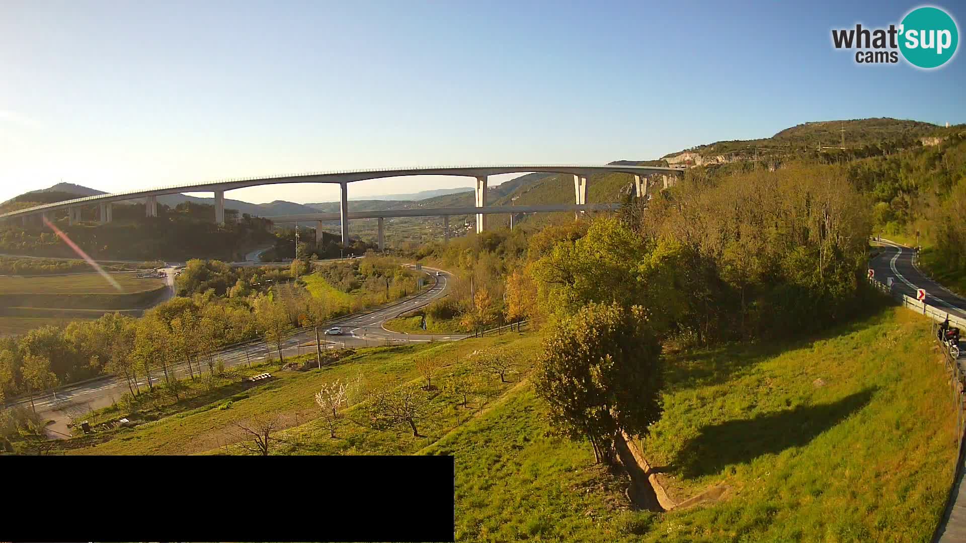 Camera en vivo Črni Kal Viaducto – Viki Burger
