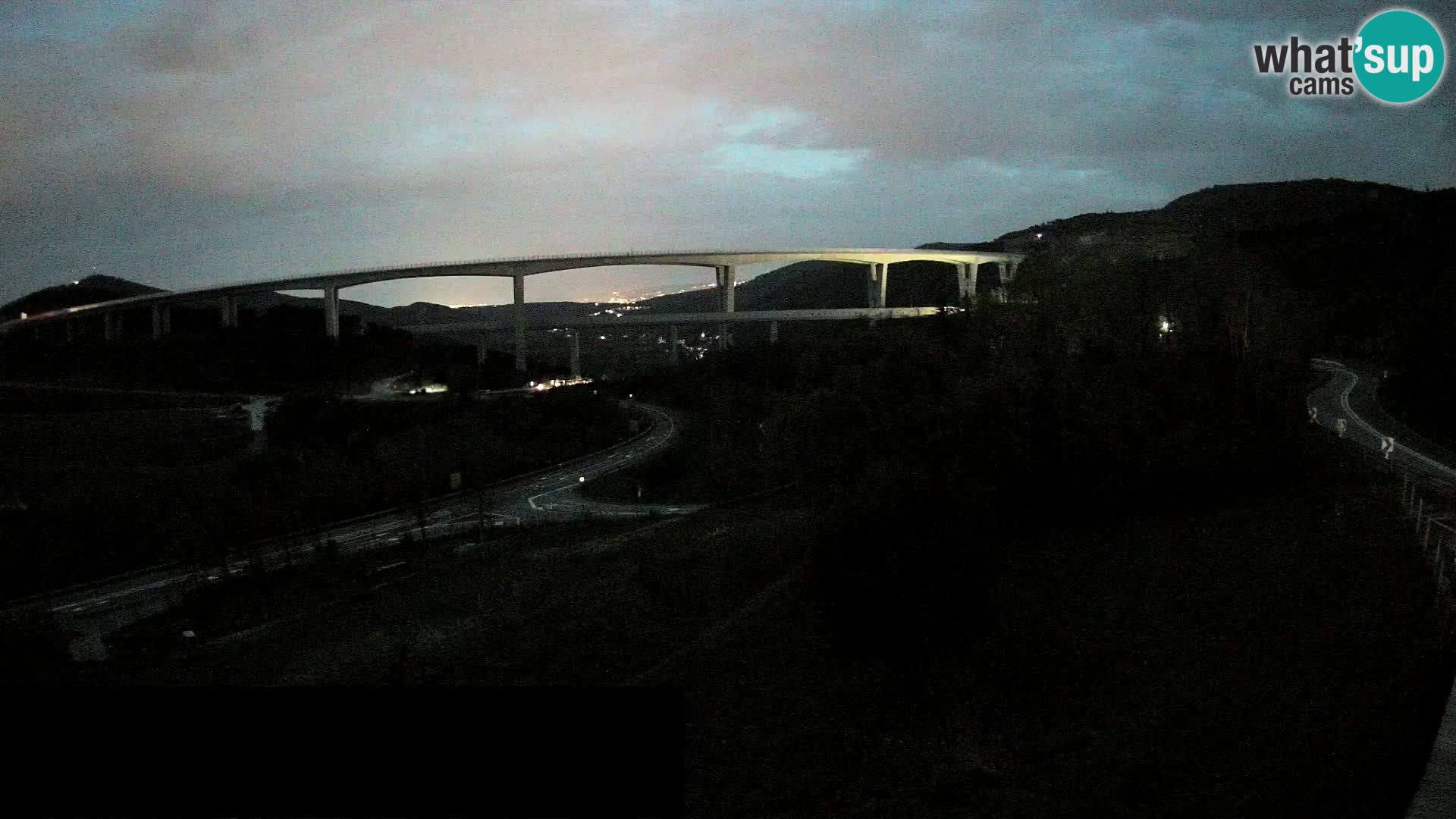 Webcam Črni Kal Viaduct – view from Viki Burger