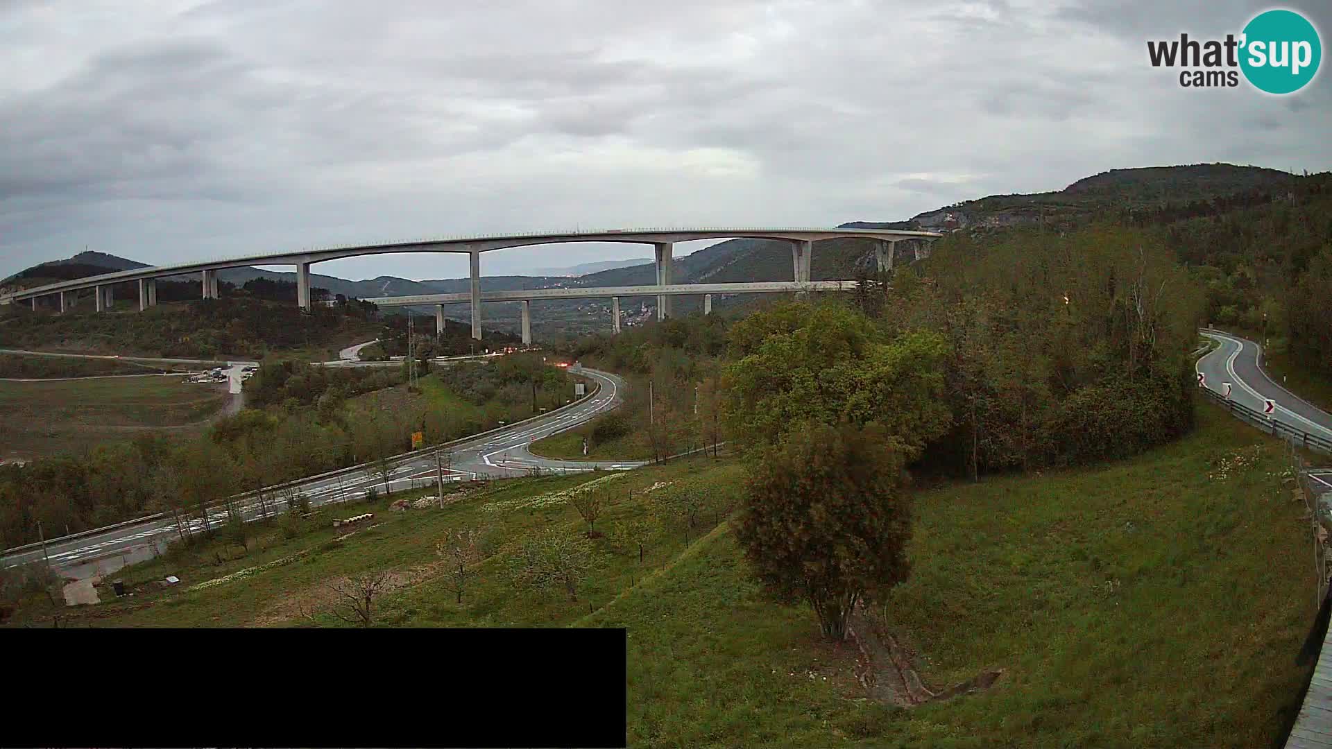 Kamera v živo Črni Kal Viadukt – pogled z Viki Burgerja