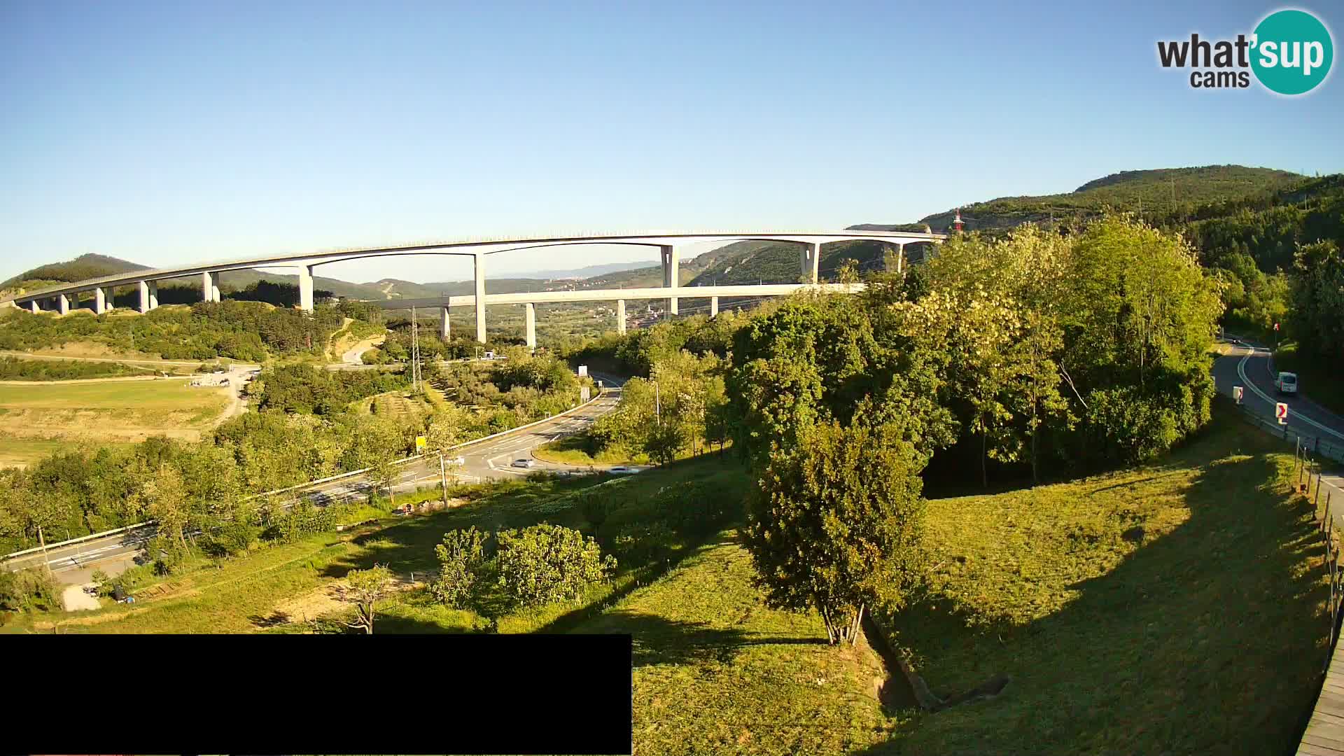 Kamera v živo Črni Kal Viadukt – pogled z Viki Burgerja