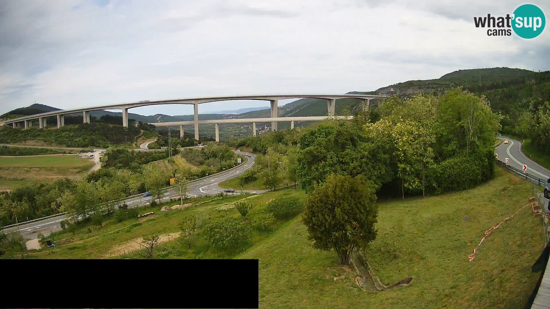 Kamera v živo Črni Kal Viadukt – pogled z Viki Burgerja