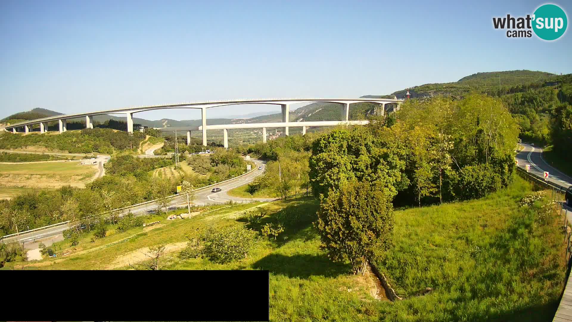 Kamera v živo Črni Kal Viadukt – pogled z Viki Burgerja