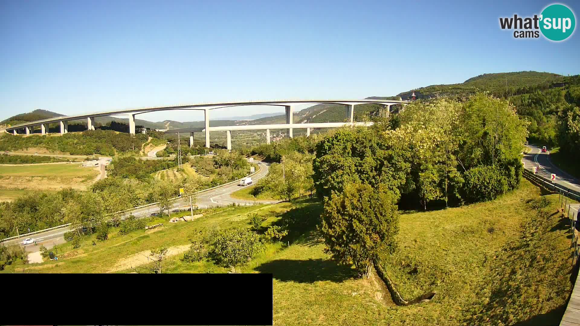 Kamera v živo Črni Kal Viadukt – pogled z Viki Burgerja