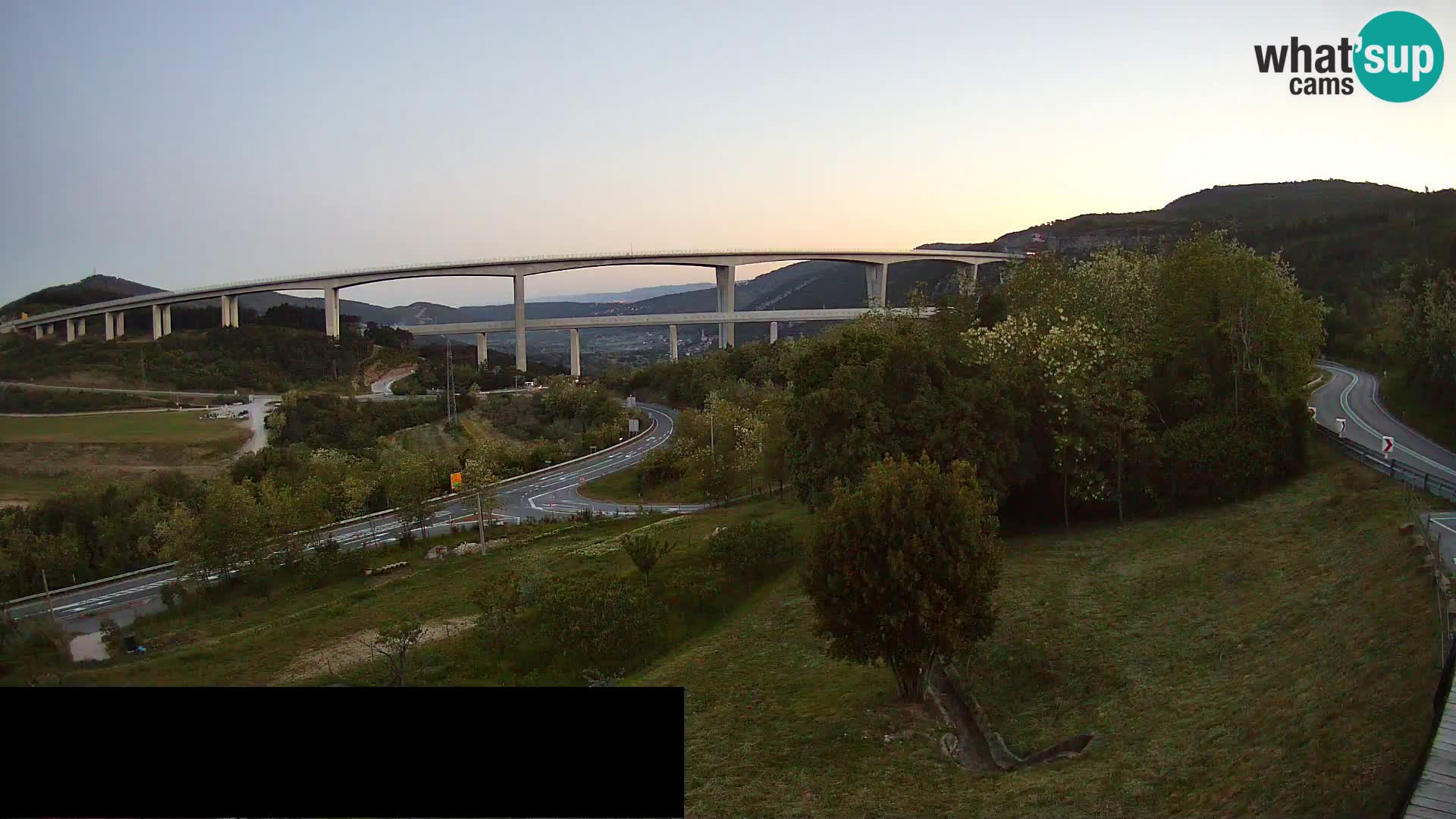 Webcam Črni Kal Viadukt – Viki Burger