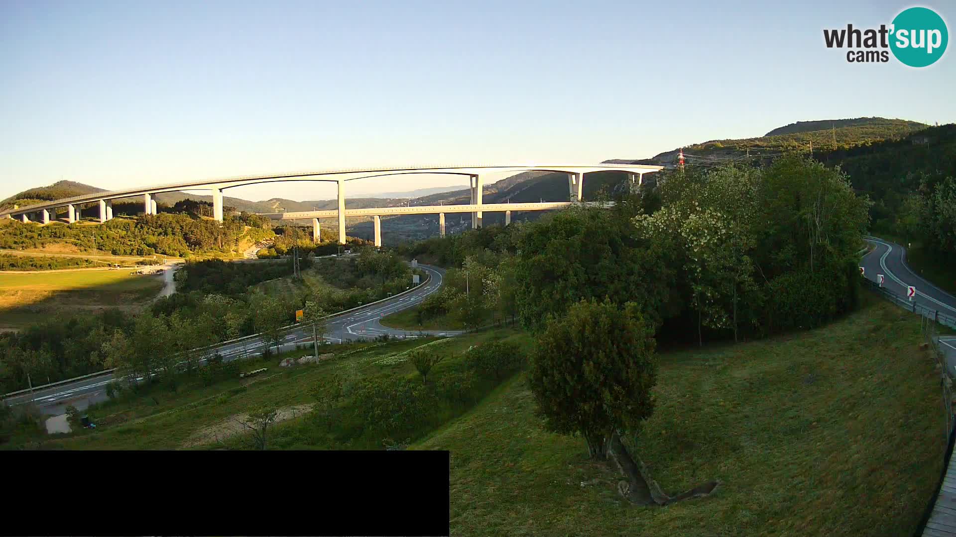 Webcam Črni Kal Viaduct – view from Viki Burger