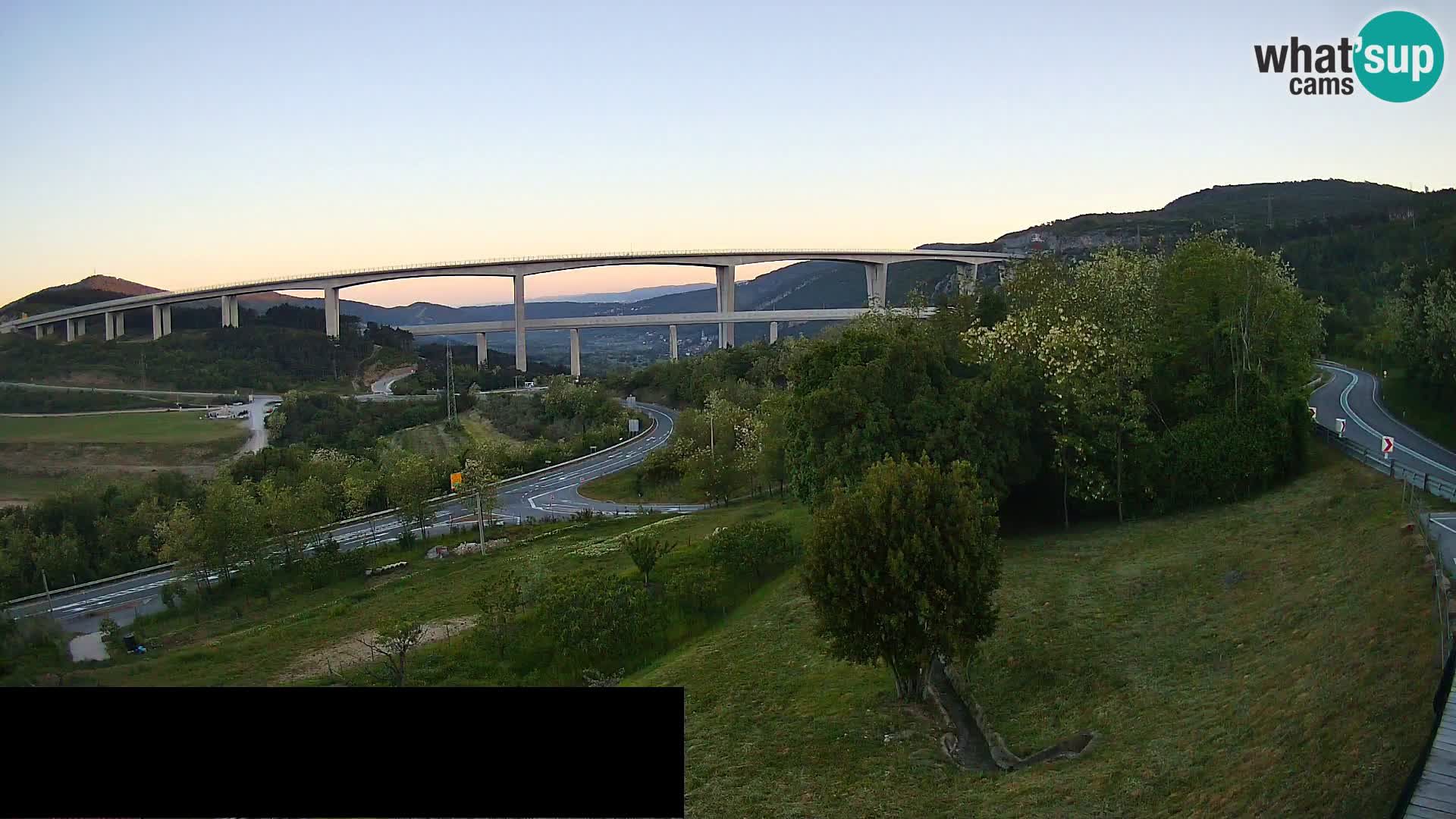 Camera en vivo Črni Kal Viaducto – Viki Burger