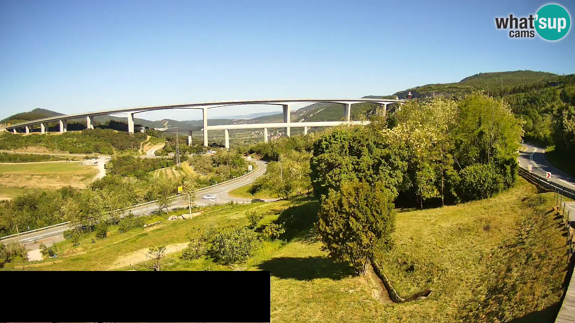 Kamera v živo Črni Kal Viadukt – pogled z Viki Burgerja