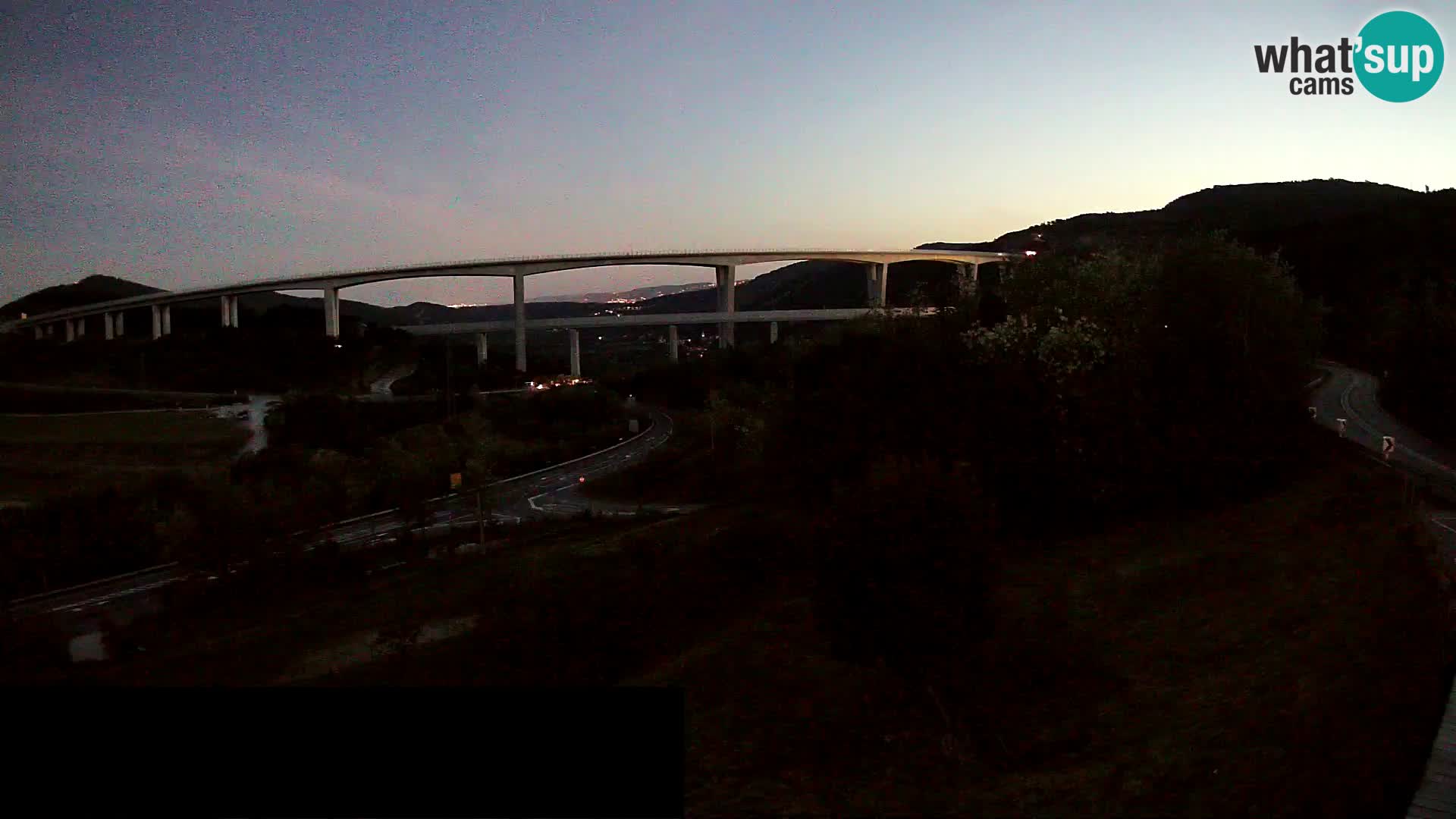Webcam Črni Kal Viaduct – view from Viki Burger