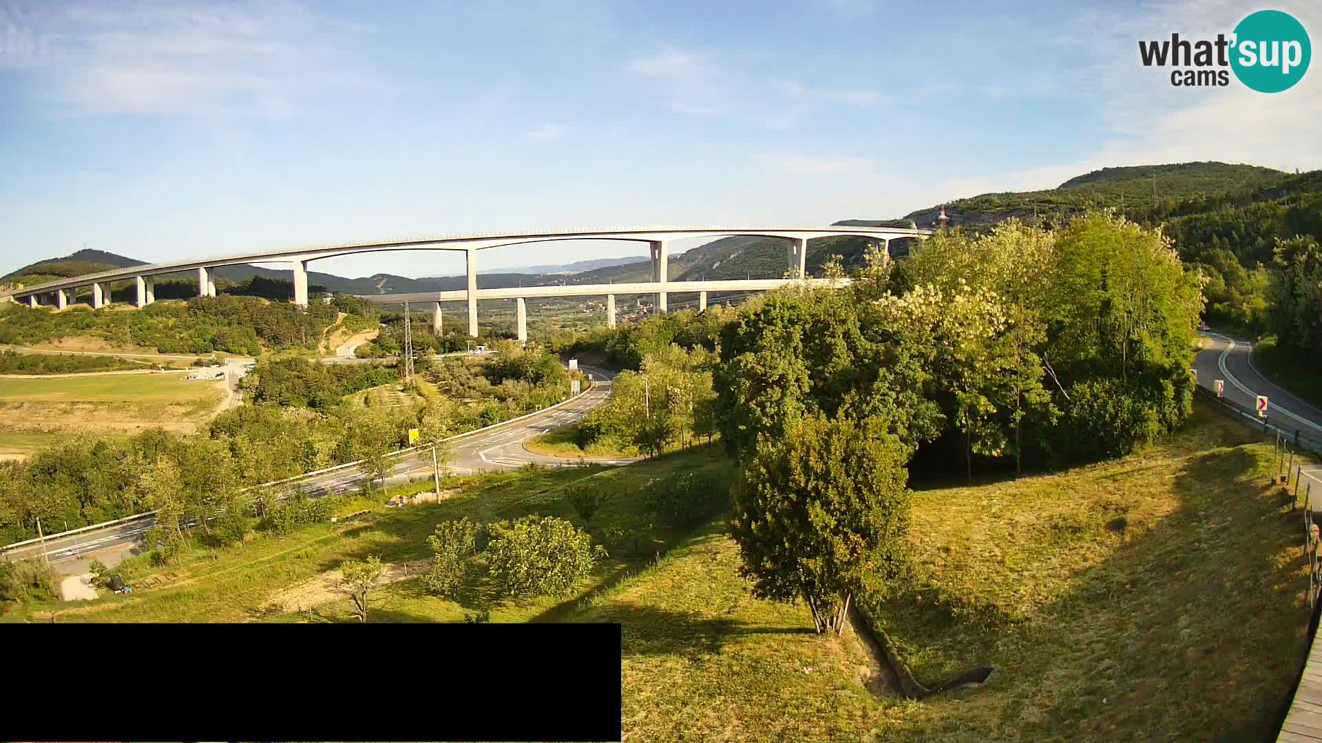 Kamera v živo Črni Kal Viadukt – pogled z Viki Burgerja