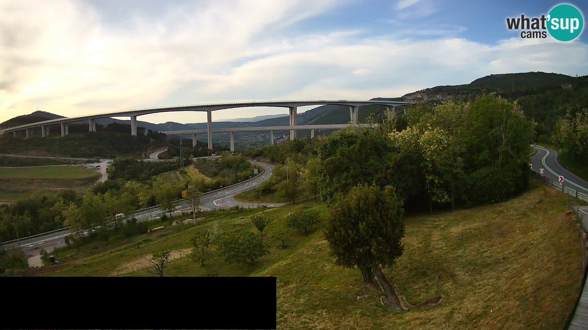 Webcam Črni Kal Viaduct – view from Viki Burger