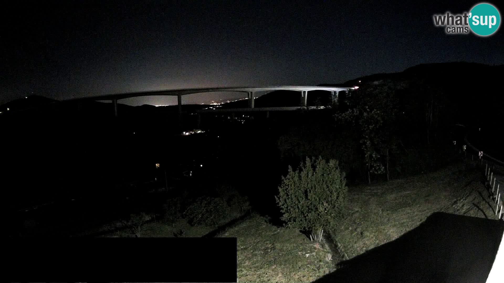 Kamera v živo Črni Kal Viadukt – pogled z Viki Burgerja