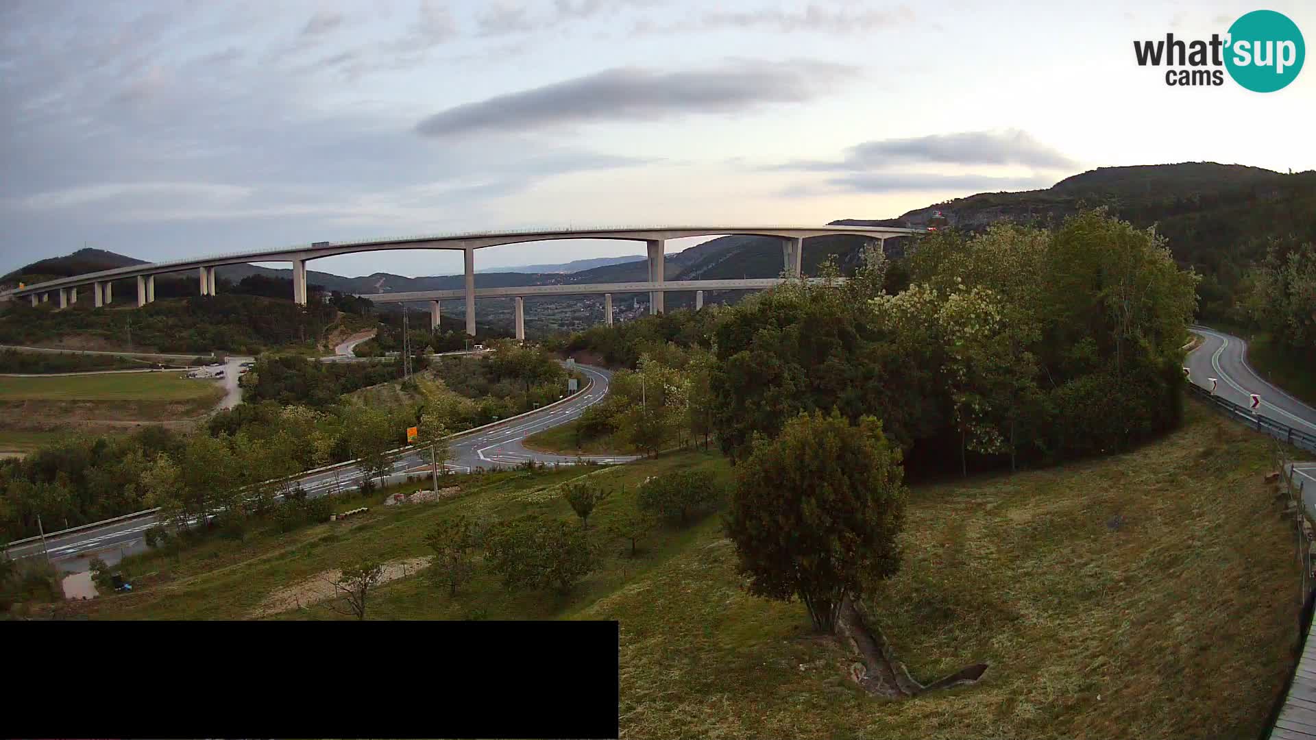 Webcam Črni Kal Viaduct – view from Viki Burger