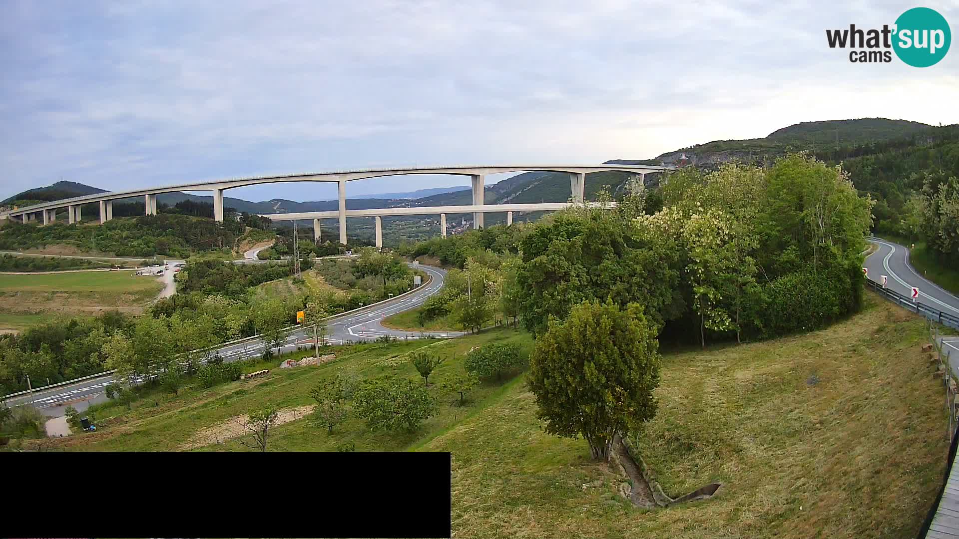 Webcam Črni Kal Viaduct – view from Viki Burger